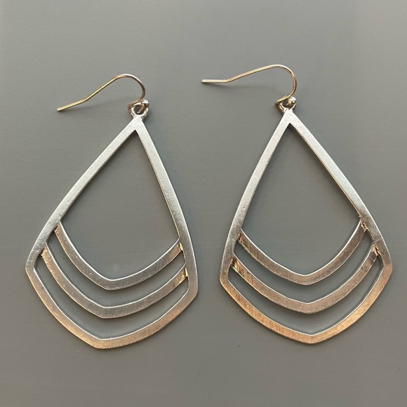 Pear-Shaped Silver Tone Chevron Strip Drop Earrings - Picture 1 of 5